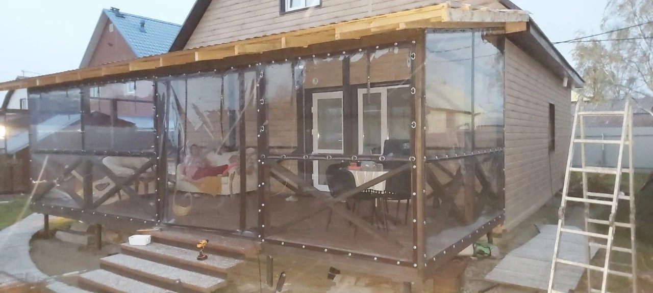 Мягкие окна из ПВХ на веранде